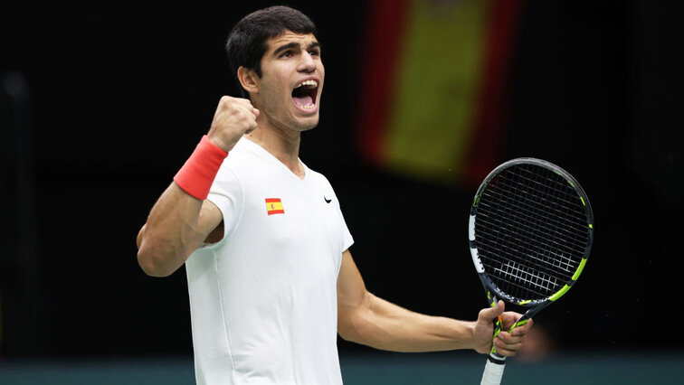 Carlos Alcaraz wird sich das Finale im davis Cup (vielleicht) im TV anschauen Carlos Alcaraz wird sich das Finale im davis Cup (vielleicht) im TV anschauen