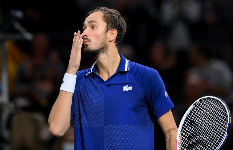 Daniil Medvedev musste sich in Paris-Bercy dem großen Novak Djokovic geschlagen geben