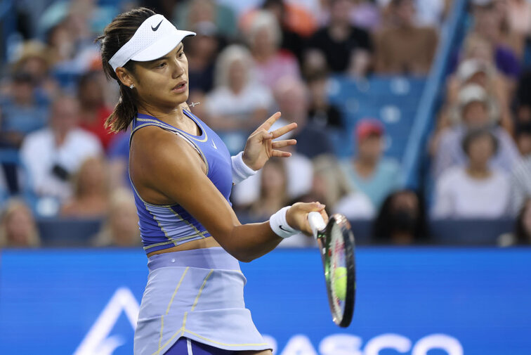 Emma Raducanu hatte beim WTA-Turnier in Cincinnati mit Victoria Azarenka kein Mitleid