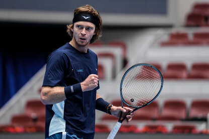 Andrey Rublev steht im Basel-Viertelfinale Andrey Rublev steht im Basel-Viertelfinale