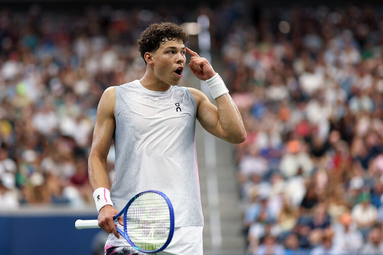 Ben Shelton sichert sich mit seinem Sieg über Rublev seinen Platz bei den ATP Finals in Turin Ben Shelton sichert sich mit seinem Sieg über Rublev seinen Platz bei den ATP Finals in Turin