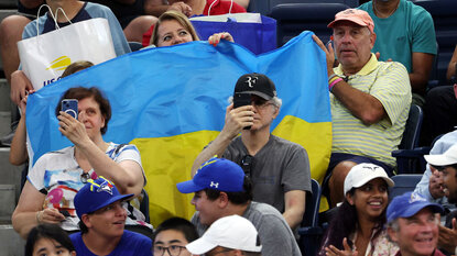 Die russische Invasion in der Ukraine wird auch bei den Australian Open 2024 thematisiert. Die russische Invasion in der Ukraine wird auch bei den Australian Open 2024 thematisiert.