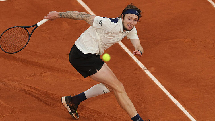 Alexander Bublik hat in Gstaad seinen ersten Titel auf Sand gewonnen Alexander Bublik hat in Gstaad seinen ersten Titel auf Sand gewonnen