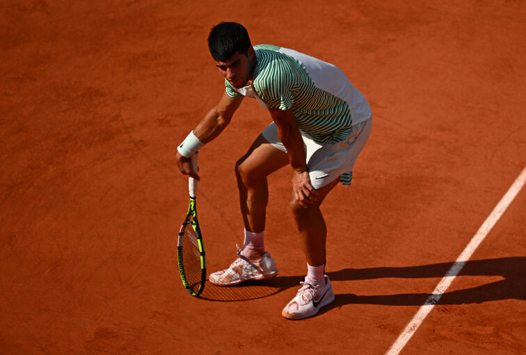 Carlos Alcaraz kämpfte im Halbfinale von Paris nach Gewinn des zweiten Satzes mit starken Krämpfen