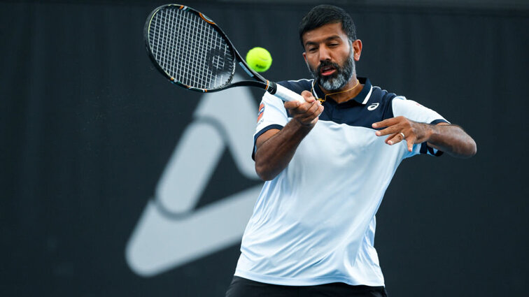 Mit seinem Halbfinaleinzug im Doppel bei den Australian Open schreibt der Inder Rohan Bopanna Tennisgeschichte. Mit seinem Halbfinaleinzug im Doppel bei den Australian Open schreibt der Inder Rohan Bopanna Tennisgeschichte.