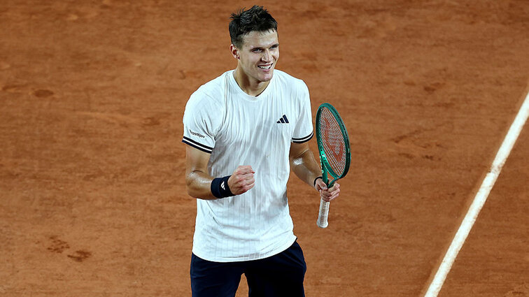 Nach dominantem Start musste Jakub Mensik in Paris seinen Viertelfinal-Erfolg gegen Joao Fonseca im dritten Satz angeschlagen nach Hause zittern. Getty Images