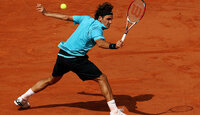 Roger Federer konnte Rafael Nadal auf Sand nur zweimal bezwingen Roger Federer was only able to beat Rafael Nadal twice on clay