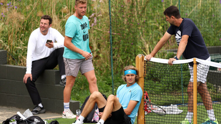 Hoffen und Harren - das hat heute auch für das Team Zverev gegolten Hoffen und Harren - das hat heute auch für das Team Zverev gegolten