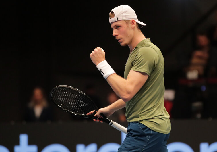 Denis Shapovalov beat Borna Coric in straight sets