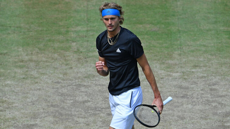 Ohne Probleme zog Alexander Zverev mit einem Sieg gegen Denis Shapovalov ins Viertelfinale ein. Ohne Probleme zog Alexander Zverev mit einem Sieg gegen Denis Shapovalov ins Viertelfinale ein.