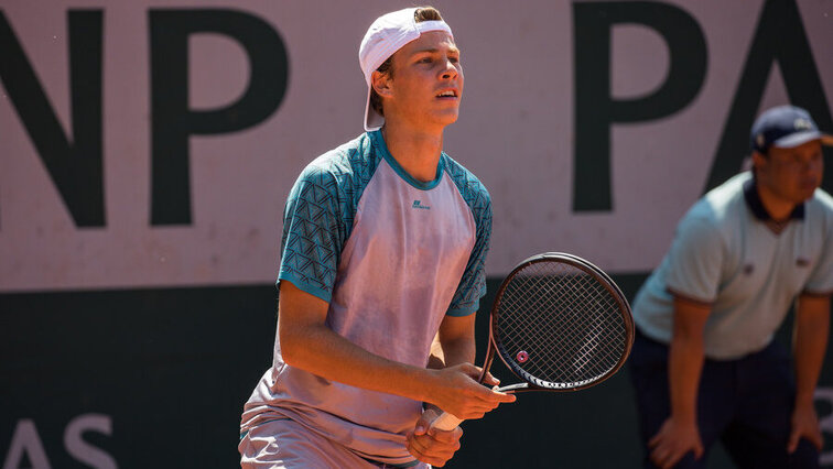 Joel Schwärzler spielt in der Kitzbühel-Quali gegen Dennis Novak Joel Schwärzler spielt in der Kitzbühel-Quali gegen Dennis Novak