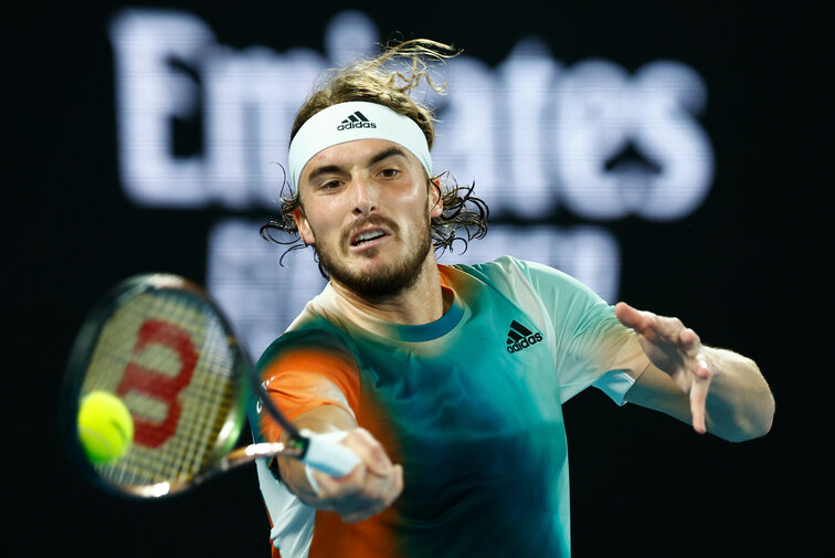 Stefanos Tsitsipas goes to work in Rotterdam