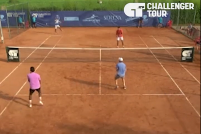 Im Doppelwettbewerb des ATP-Challenger-Turniers in Cordenons spielten sich skurrile Szenen ab