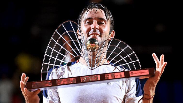 Mit zwei Kraftakten am Finaltag sicherte sich der Argentinier Tomas Martin Etcheverry in Rio seinen ersten ATP-Titel. Getty Images