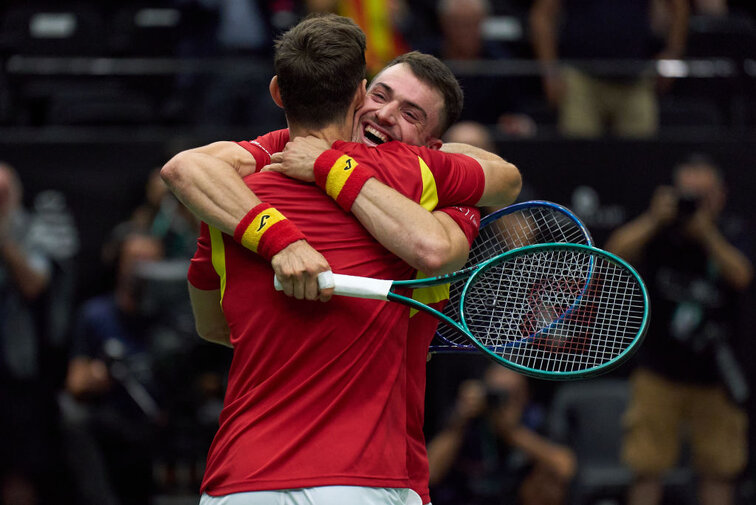 Spanien steht im Davis-Cup-Halbfinale Spanien steht im Davis-Cup-Halbfinale