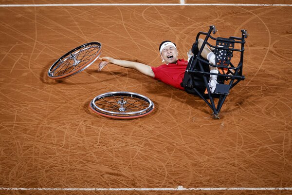 Das ITF-Sportfoto des Jahres: Tokito Oda feiert seinen Olympiasieg in Paris 2024 von Frank Molter