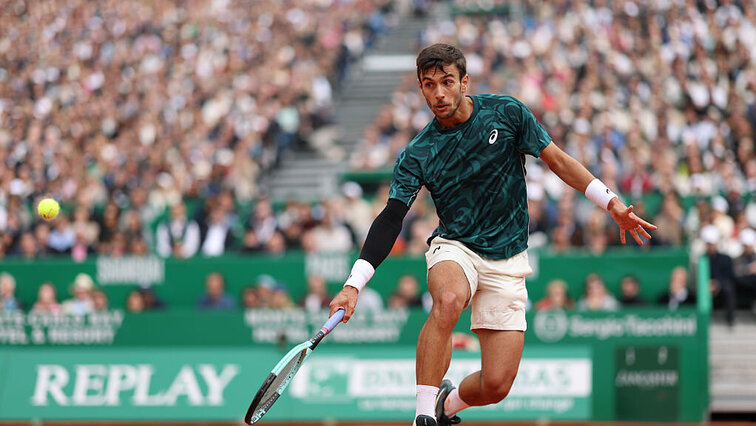 Lorenzo Musetti spürte im Endspiel von Monte Carlo die Anstrengungen der letzten Tage. Lorenzo Musetti spürte im Endspiel von Monte Carlo die Anstrengungen der letzten Tage.