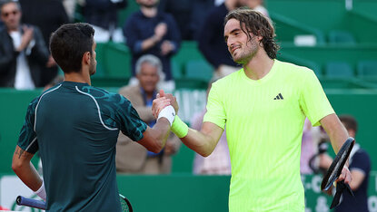 Stefanos Tsitsipas begegnete Lorenzo Musetti am Freitag trotz Niederlage mit einem Lächeln.