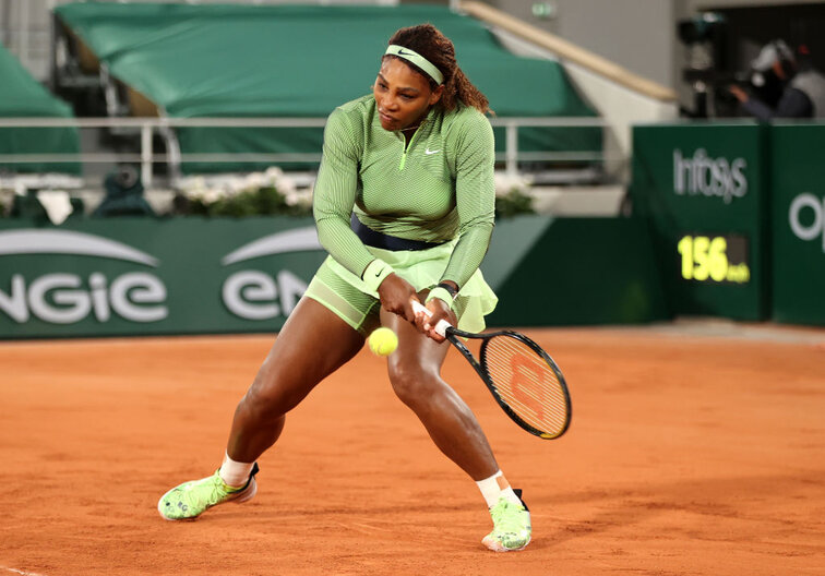 Serena Williams schlug Irina-Camelia Begu in zwei Sätzen Serena Williams bei den French Open in Paris