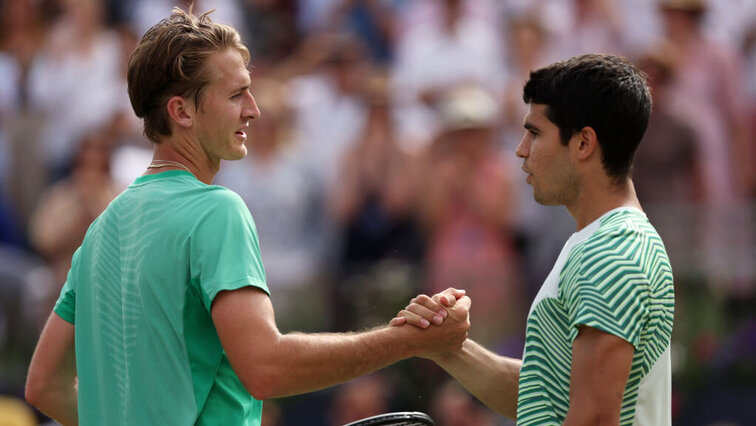 Sebastian Korda (li.) und Carlos Alcaraz spielen um den Einzug in das Achtelfinale.