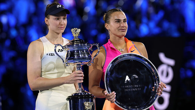 Das Siegerinnenbild von Melbourne: Elena Rybakina und Aryna Sabalenka