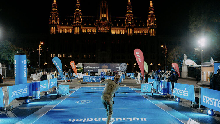 Der Wiener Rathausplatz wird wieder zur Tennisarena Der Wiener Rathausplatz wird wieder zur Tennisarena