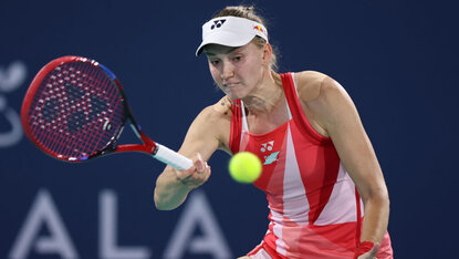 Auf der WTA-Tour präsentiert sich Elena Rybakina als wahre Entfesselungskünstlerin. Getty Images