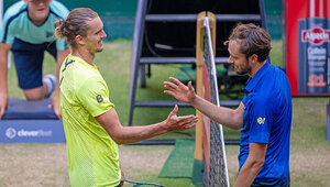 Alexander Zverev und Daniil Medvedev in HalleWestfalen 2025