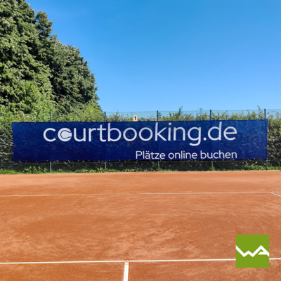 Wind- und sonnengeschützt durch die klassische Tennisblende