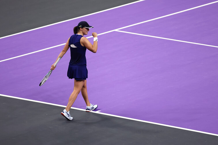 Iga Swiatek ist bei den WTA-Finals bislang eine Klasse für sich Iga Swiatek ist bei den WTA-Finals bislang eine Klasse für sich