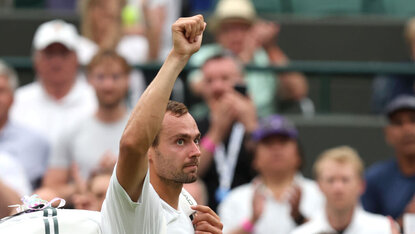 Roman Safiullin spielte sich in Wimbledon bis ins Viertelfinale. Roman Safiullin spielte sich in Wimbledon bis ins Viertelfinale.