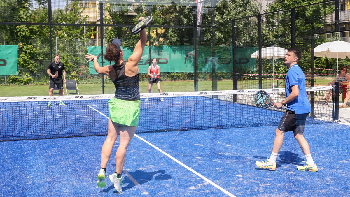 Padel in your club? That's the cost of a court ·