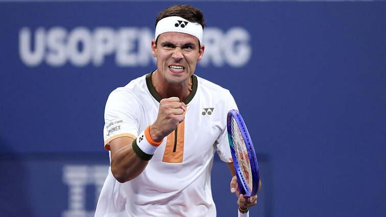 Mit einer couragierten Leistung besiegte Daniel Altmaier den Norweger Casper Ruud beim Masters-Turnier in Paris in zwei Sätzen. Getty Images