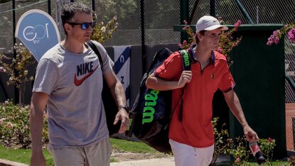 Richard Krajicek begleitet seinen Sohn Alec Deckers auf der ATP-Challenger-Tour