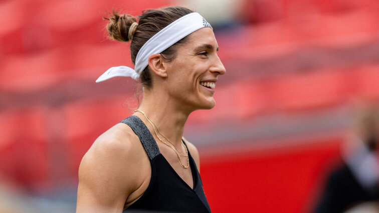 Andrea Petkovic reaches for the title in Cluj