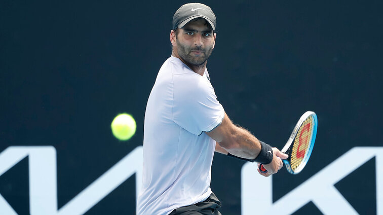 Benjamin Hassan siegte zum Auftakt der Qualifikation in Indian Wells in zwei Sätzen. Benjamin Hassan siegte zum Auftakt der Qualifikation in Indian Wells in zwei Sätzen.