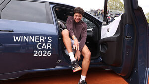 Ben Shelton bekam in München neben Pokal und Preisgeld auch noch ein Siegerauto.