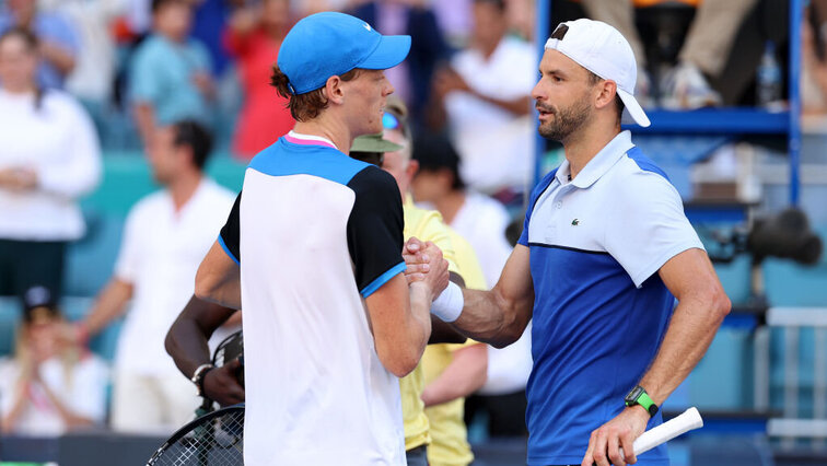Jannik Sinner und Grigor Dimitrov trafen zuletzt im Jahr 2024 im Viertelfinale der French Open aufeinander. Jannik Sinner und Grigor Dimitrov trafen zuletzt im Jahr 2024 im Viertelfinale der French Open aufeinander.