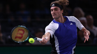 Stefanos Tsitsipas steht in Paris-Bercy im Viertelfinale Stefanos Tsitsipas steht in Paris-Bercy im Viertelfinale