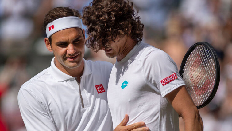 Roger Federer hatte in Wimbledon die Nase gegen Lloyd Harris vorne Roger Federer was ahead of Lloyd Harris at Wimbledon