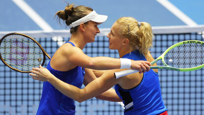 Barbora Krejcikova und Katerina Siniakova bei der Bille-Jean-King-Cup-Finalrunde 2023 Barbora Krejcikova und Katerina Siniakova bei der Bille-Jean-King-Cup-Finalrunde 2023