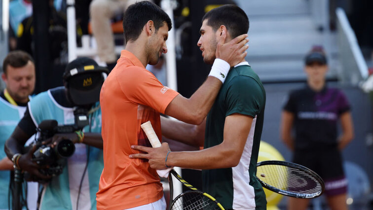 Szenen nach dem bislang einzigen Treffen: Novak Djokovic und Carlos Alcaraz in Madrid 2022