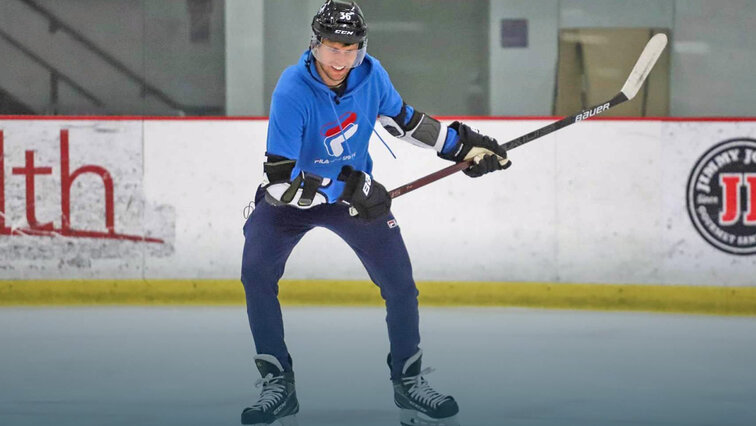 Andreas Seppi bringt auch viel für das Eishockey-Spiel mit Andreas Seppi bringt auch viel für das Eishockey-Spiel mit