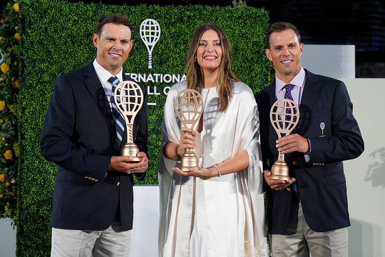 In die Tennis Hall of Fame wurden 2025 Bob und Mike Bryan, sowie Maria Sharapova aufgenommen