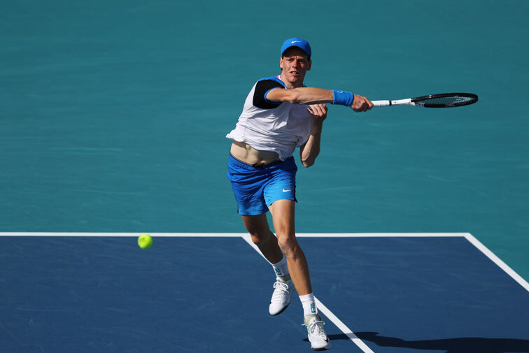 Jannik Sinner steht im Miami-Halbfinale Jannik Sinner is in the Miami semifinals