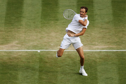 Daniil Medvedev bekam es in der dritten Runde von Wimbledon mit Marin Cilic zu tun Daniil Medvedev bekam es in der dritten Runde von Wimbledon mit Marin Cilic zu tun