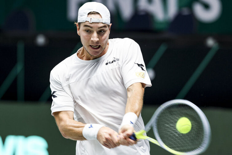 Jan-Lennard Struff war im Einzel gegen Cameron Norrie unter Zugzwang Jan-Lennard Struff was under pressure in the singles against Cameron Norrie