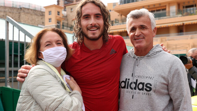 Julia Salnikova, Stefanos Tsitsipas, Apostolos Tsitsipas