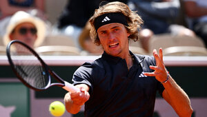 Alexander Zverev bei seinem bislang letzten Auftritt im Gewächshaus 2023 gegen Lloyd Harris