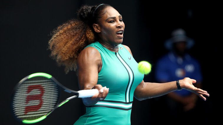 Serena Williams begann ihre Titeljagd erfolgreich 
